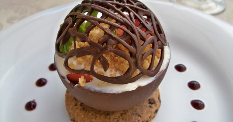 chocolate-fruit-dome
